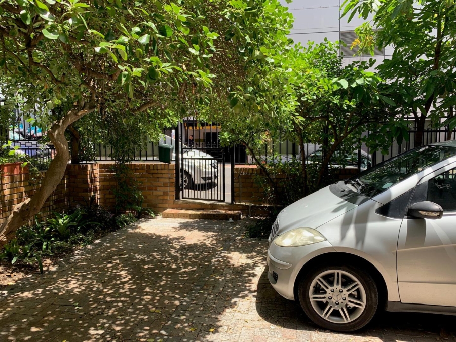 To Let 0 Bedroom Property for Rent in Sea Point Western Cape